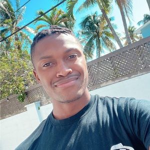 Meet your Posher, Elijah